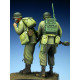 US.Officier & Radio Allemagne 1945 (2fig)